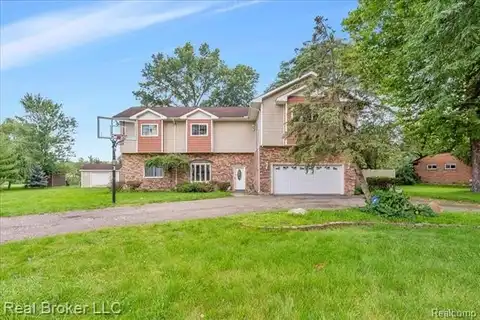 28251 Wildwood Trail, Farmington Hills, MI 48336