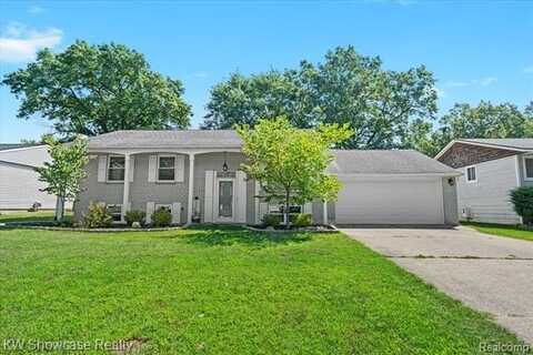 2370 Roselawn Street, Wolverine Lake, MI 48390