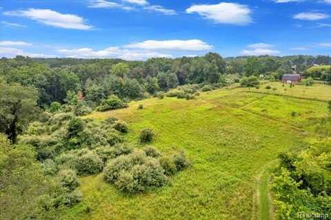 1701 Silverbell Road, Rochester, MI 48306