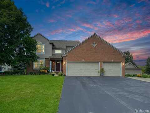 12369 Orchard Wood Drive, Fenton, MI 48430