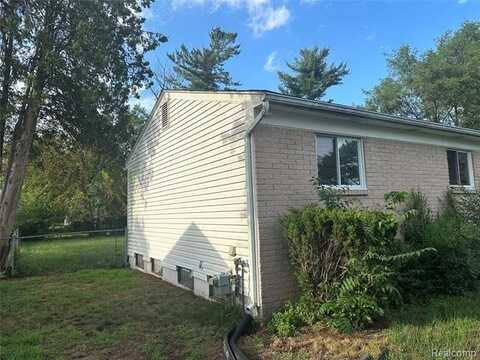 20222 Westhaven Avenue, Southfield, MI 48075