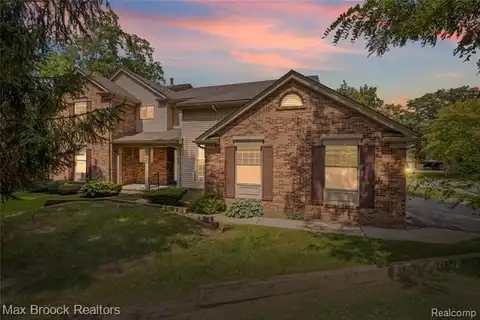 29664 Pine Ridge Circle, Farmington Hills, MI 48331