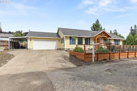 709 S PARK ST, Carlton, OR 97111