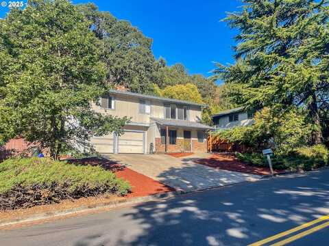 1298 NE LINCOLN ST, Roseburg, OR 97470