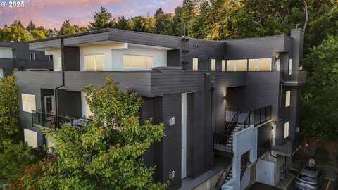 610 S NEVADA ST, Portland, OR 97219