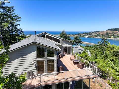 94418 TOM CAT HILL RD, Gold Beach, OR 97444
