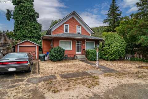 169 SE HOUCK AVE, Roseburg, OR 97470