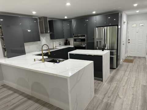 9215 Flynn Circle, Boca Raton, FL 33496