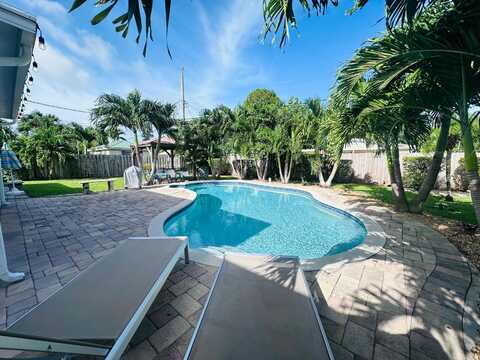 1020 S 14th Court, Lantana, FL 33462