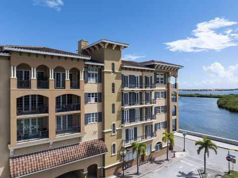 20 Orange Avenue, Fort Pierce, FL 34950