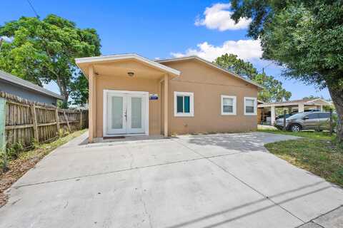 2108 Avenue G, Fort Pierce, FL 34950