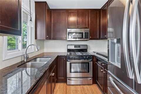 919 7th Avenue E, Shakopee, MN 55379