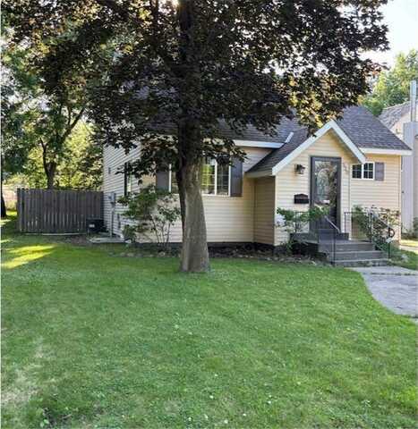 520 12th Street SW, Willmar, MN 56201