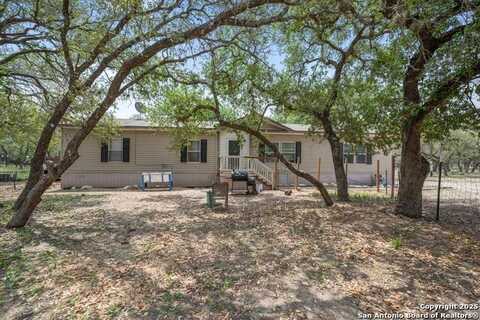 157 County Road 6816, Natalia, TX 78059