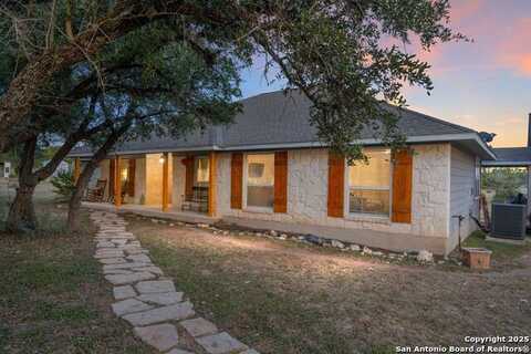 368 Oak Hills, Pipe Creek, TX 78063