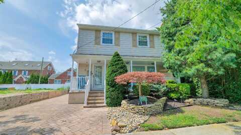 6 N Lancaster Ave, Margate City, NJ 08402