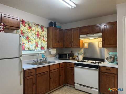 200 N 7th Street, Lometa, TX 76853