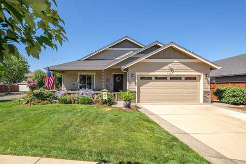 2858 SW Shimmer Lane, Grants Pass, OR 97527