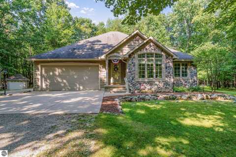 5330 Elm Run, Farwell, MI 48622