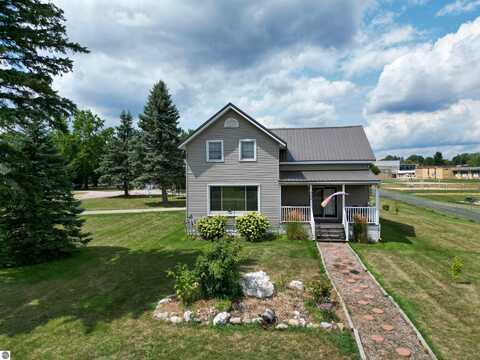 364 S Chippewa Street, Shepherd, MI 48883