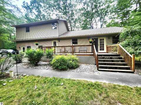 279 Rising Fawn Trail, Roscommon, MI 48653