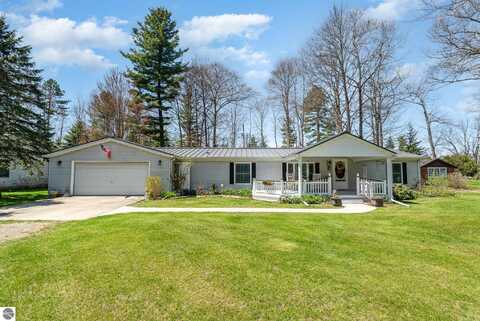 2423 West Drive, Tawas City, MI 48763