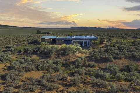 18 North Lemuria Road, Taos, NM 87577