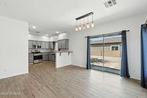 63 E Calle Puente Azul, Sahuarita, AZ 85629