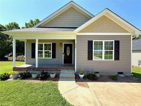 505 Sycamore Circle, Yadkinville, NC 27055