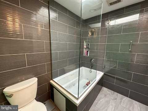 31 BRIAROOT LANE, LEVITTOWN, PA 19054