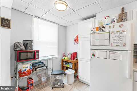 730 SURREY LANE, GLENOLDEN, PA 19036