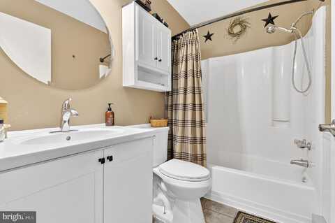 1141 CLOVERTON DRIVE, COLUMBIA, PA 17512