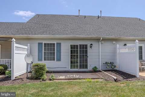 3016 VILLAGE W CIRCLE, YORK, PA 17404