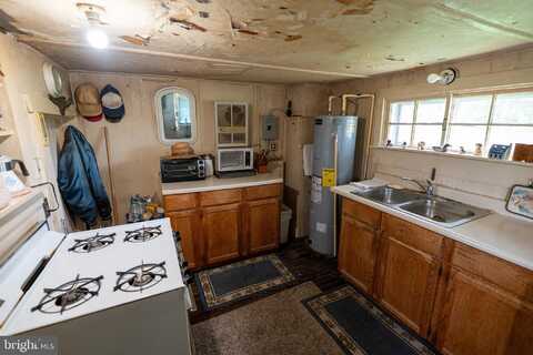 4520 NEWARK ROAD, COCHRANVILLE, PA 19330