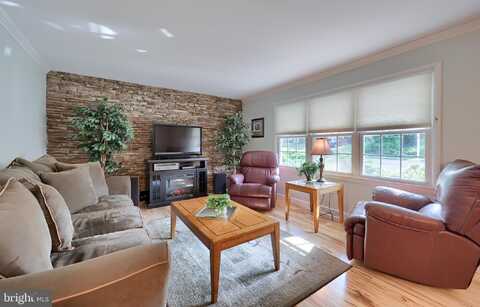 113 FARMVIEW DRIVE, YORK, PA 17408
