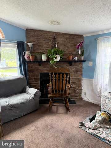 3975 CRAIG AVENUE, DOVER, PA 17315