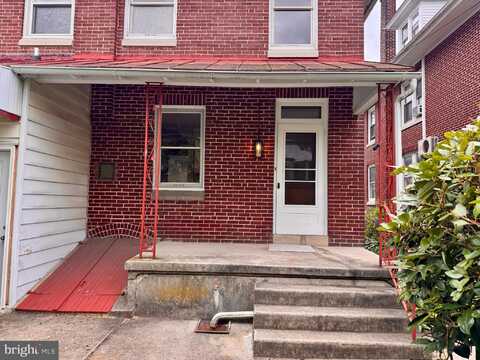 121 E MAIN STREET, FLEETWOOD, PA 19522