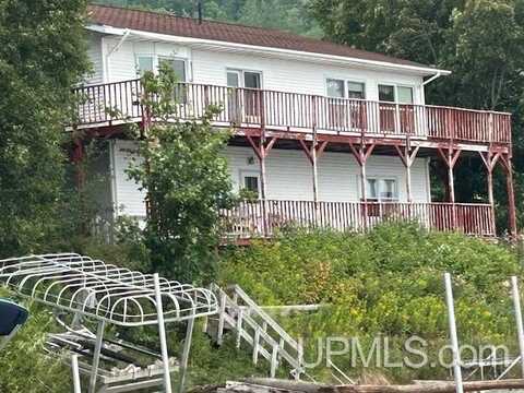 1212 Commercial, Munising, MI 49862