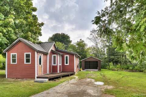 102 S 5th, Manistique, MI 49854