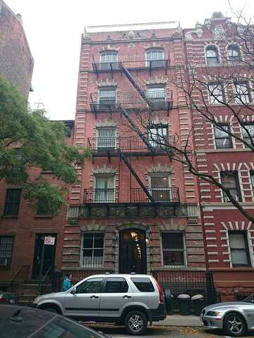 16Th, NEW YORK, NY 10011