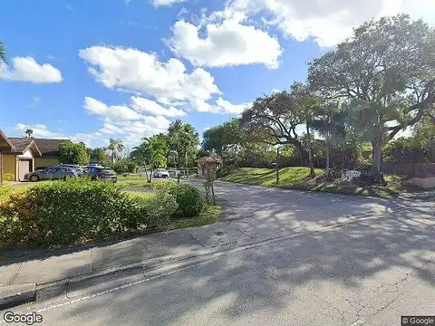 10Th Place, MIAMI, FL 33179