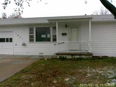 Dover, SALINA, KS 67401