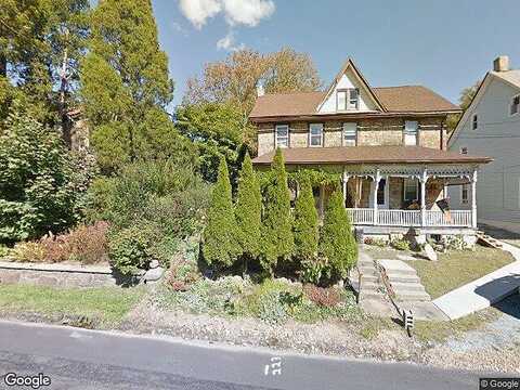 Forest Inn, AQUASHICOLA, PA 18012