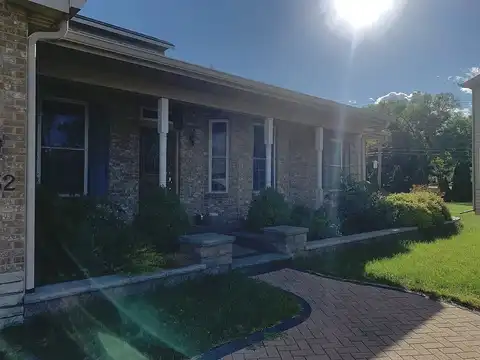 Marikay, AURORA, IL 60505
