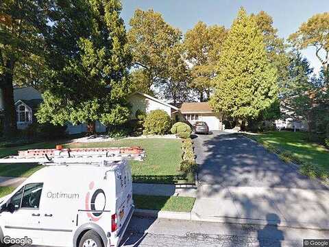Melissa, OLD BETHPAGE, NY 11804