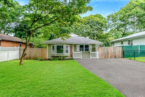 Jeanatta, MASTIC, NY 11950