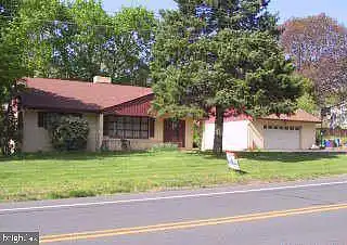 Maple, LANGHORNE, PA 19047