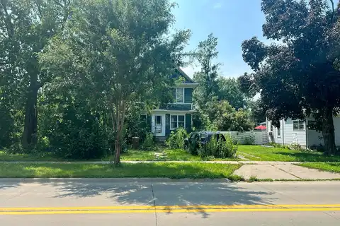 West, GRINNELL, IA 50112
