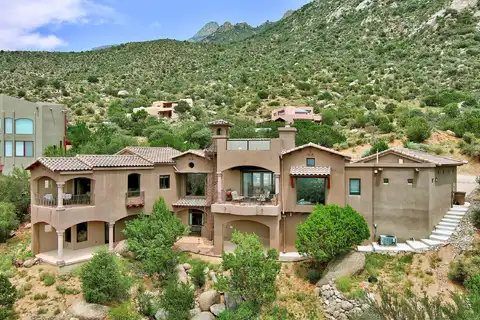 La Luz, ALBUQUERQUE, NM 87122