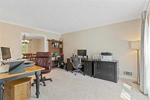 Robie, LILBURN, GA 30047